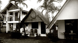 san-juan-surf-resort-bungalows-front